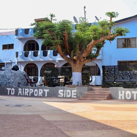 Airport Side Hotel Accra Exteriör bild