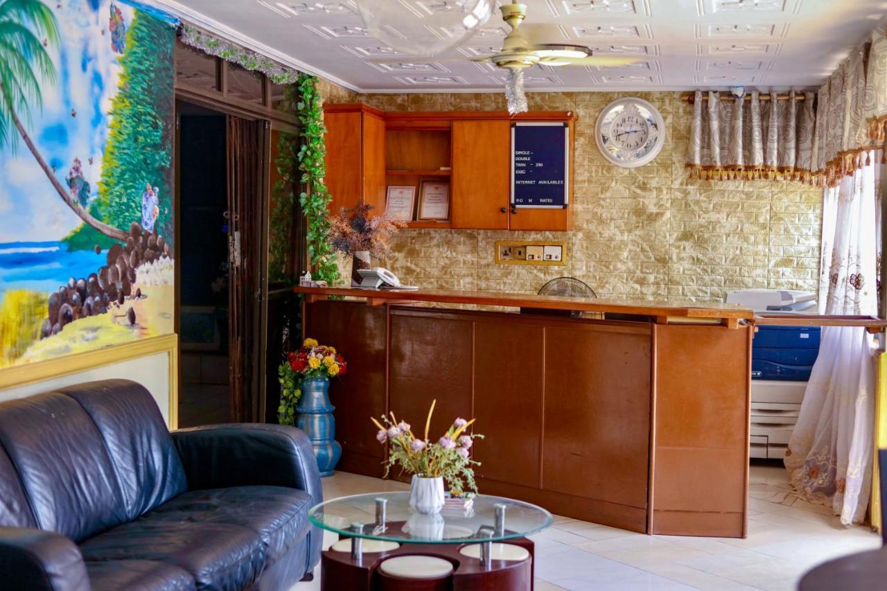 Airport Side Hotel Accra Exteriör bild