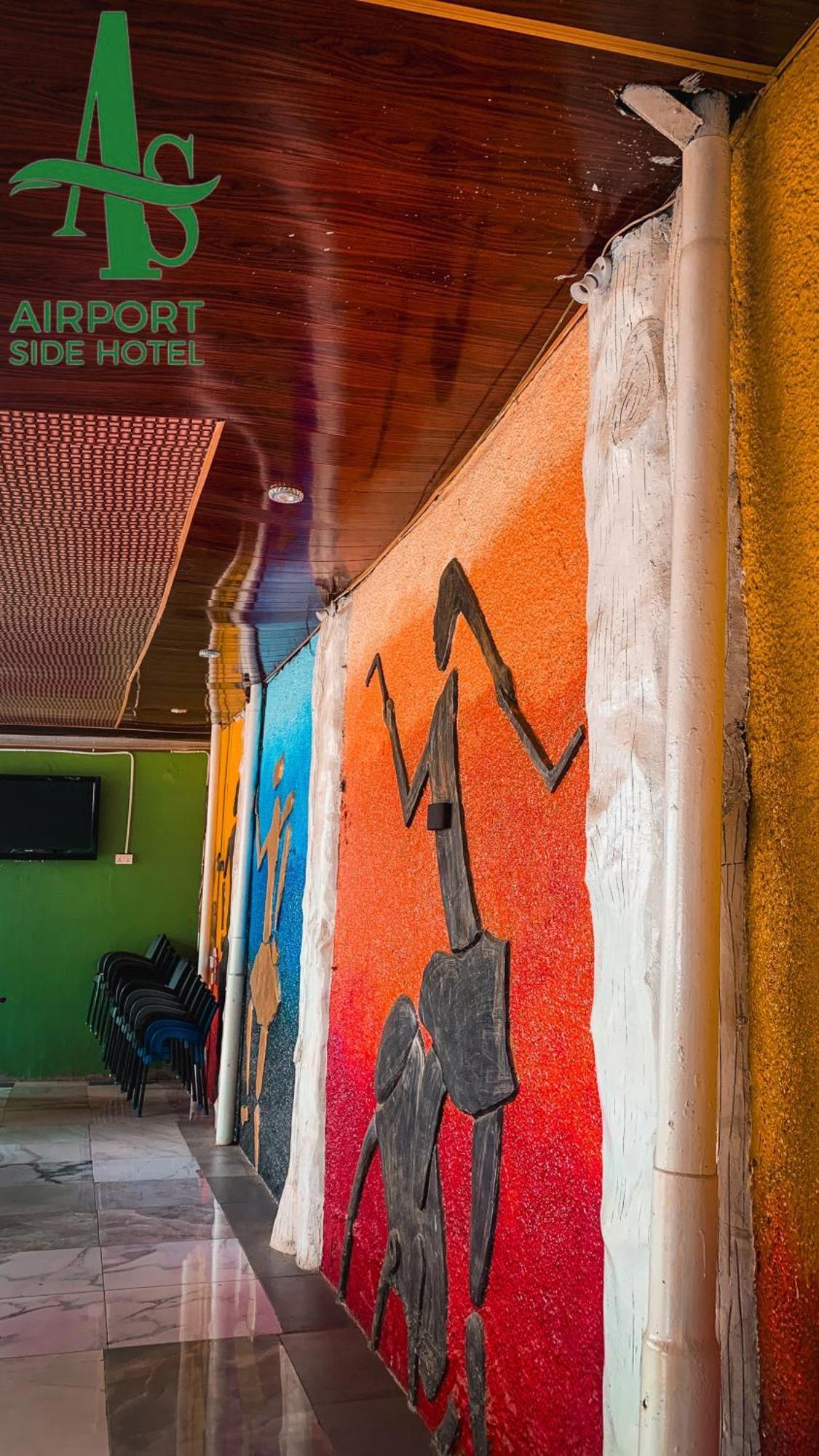 Airport Side Hotel Accra Exteriör bild