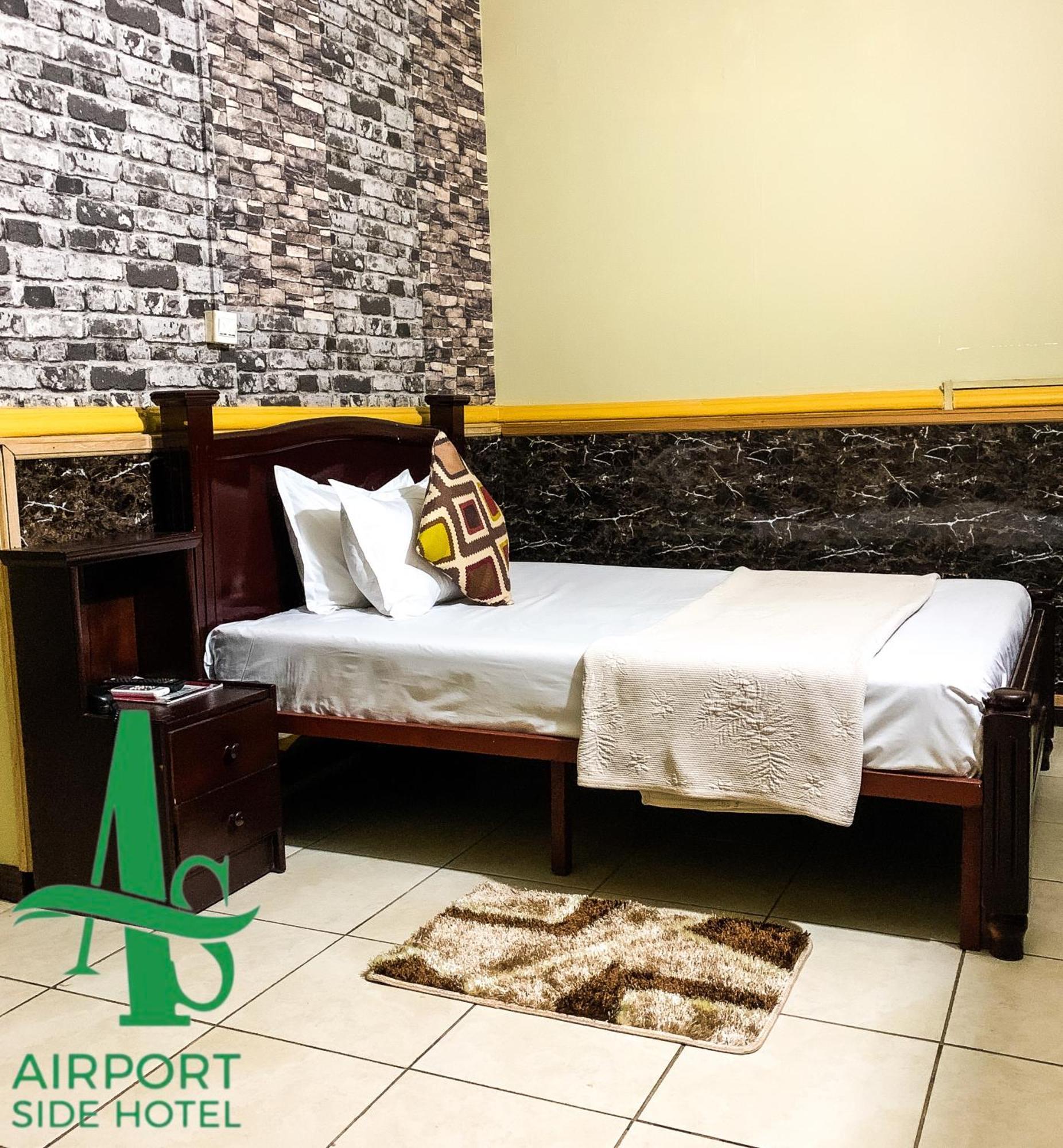 Airport Side Hotel Accra Exteriör bild